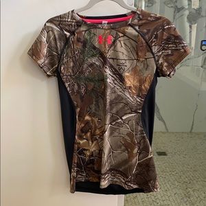 Under Armour short sleeve top- size small